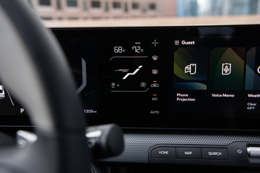 Conectividad Kia Connect y mandos digitales del K4