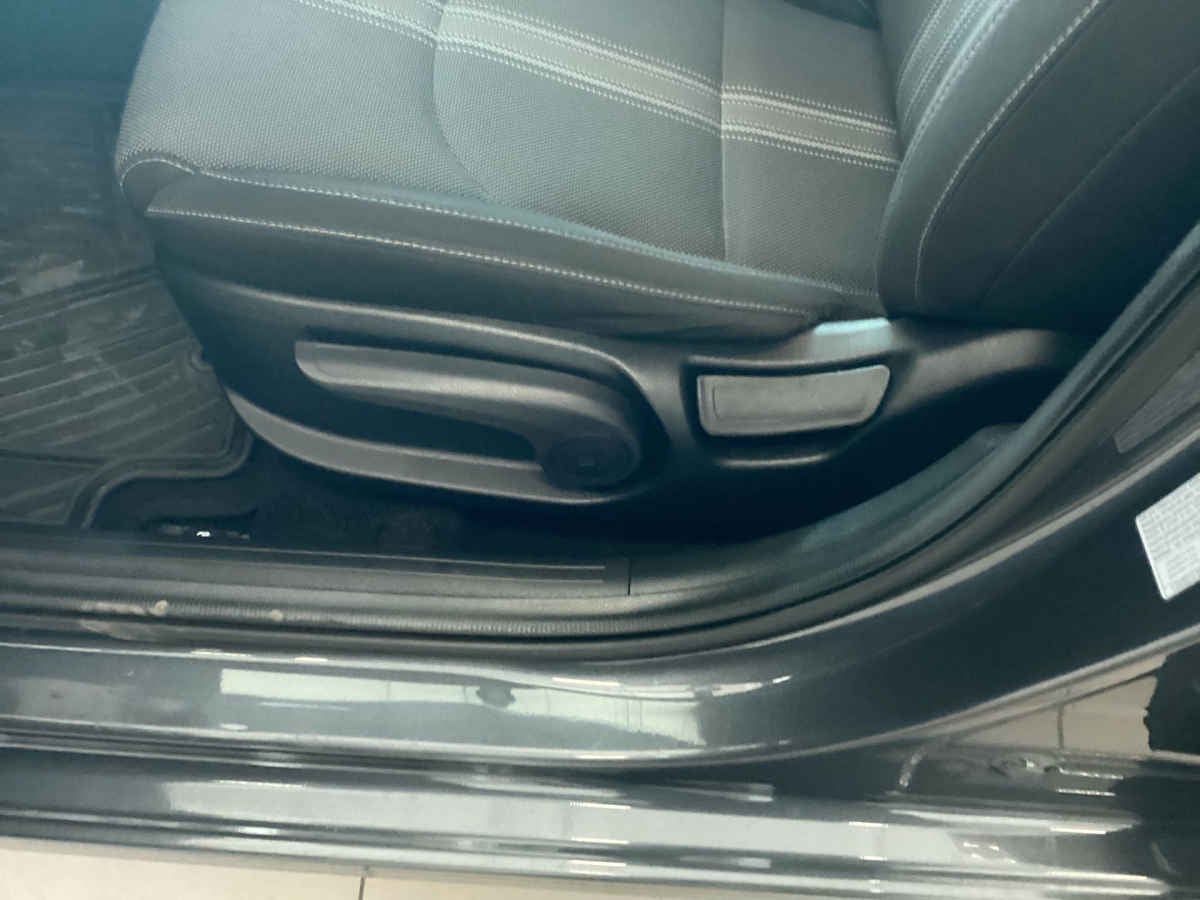 2023 Kia FORTE SEDAN 4p EX L4/2.0 Aut