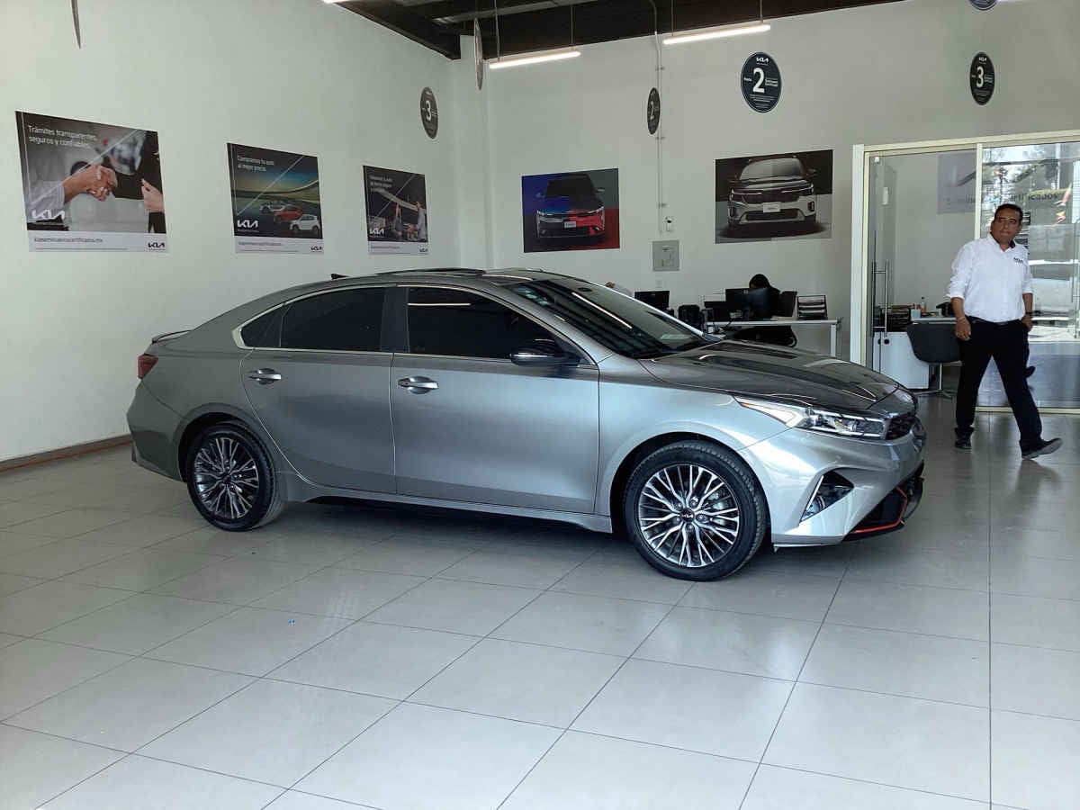 2023 Kia FORTE SEDAN 4p GT Line L4/2.0 Aut