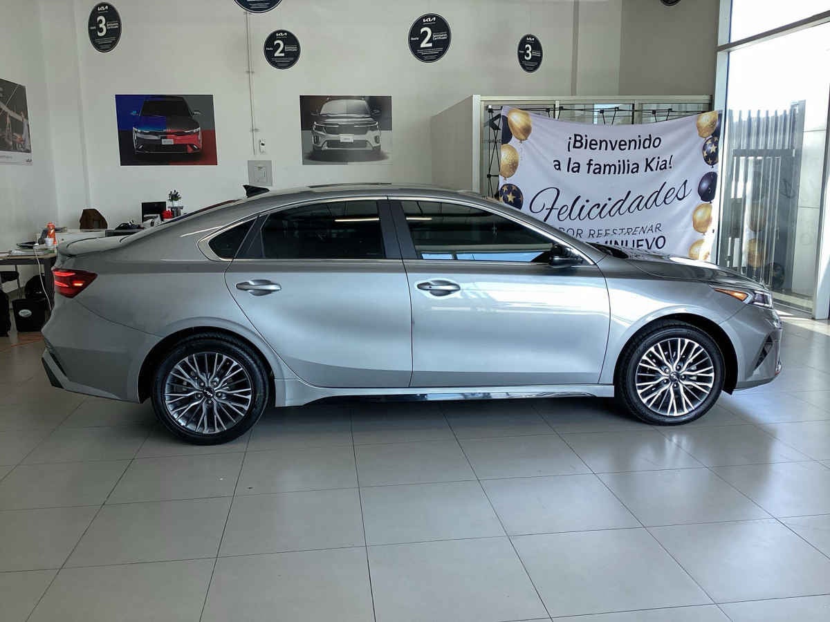 2024 Kia FORTE SEDAN 4p GT Line L4/2.0 Auto