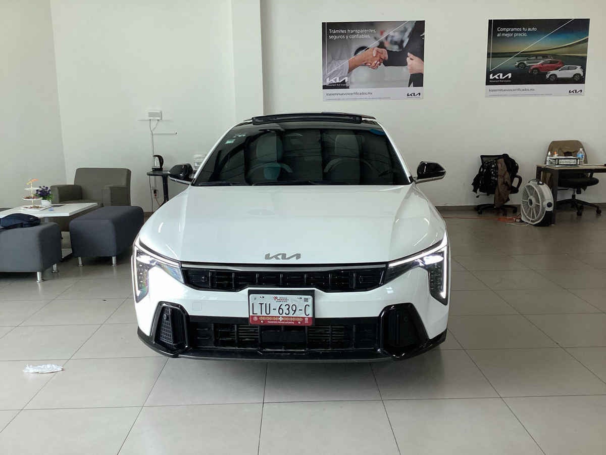 2026 Kia K4 4p GT Line L4/2.0 Aut