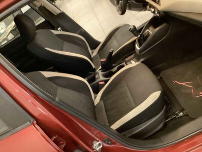 2021 Nissan Versa 4p Advance L4/1.6 Man