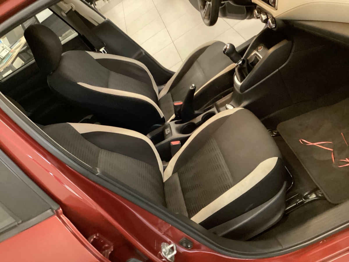 2021 Nissan Versa 4p Advance L4/1.6 Man