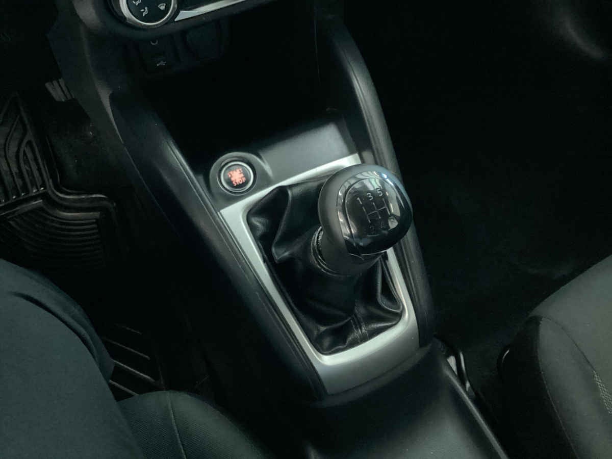 2020 Nissan Versa 4p Sense L4/1.6 Man