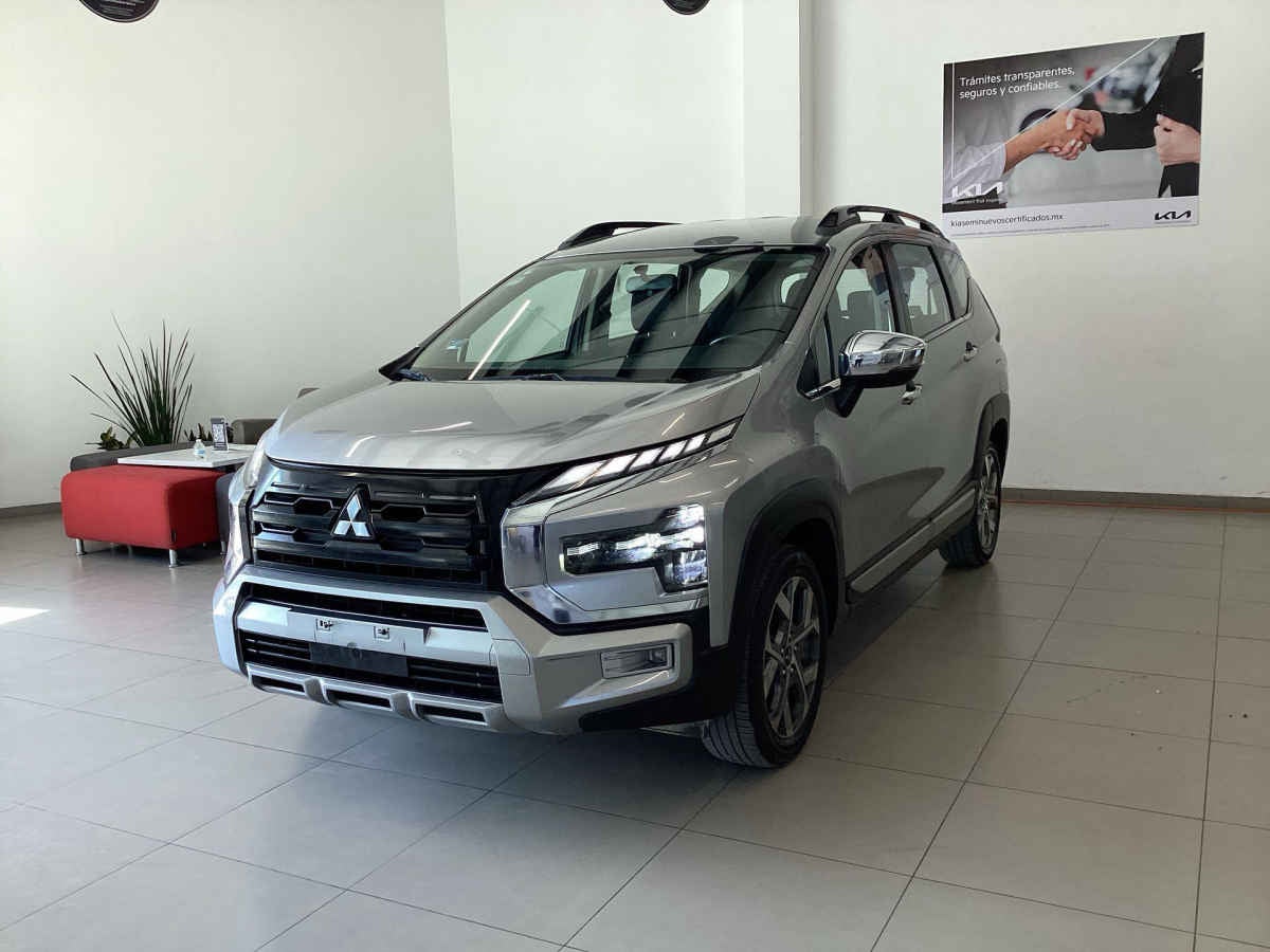 2024 Mitsubishi Xpander 5p Cross L4/1.5 Aut