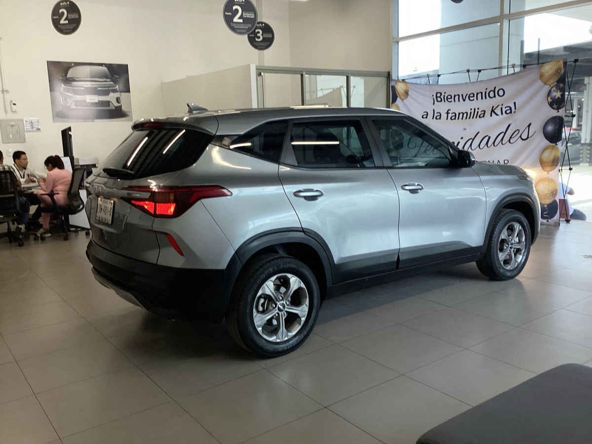 2023 Kia SELTOS 5p EX L4/1.6 Aut