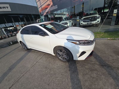 2022 Kia Forte 2.0 GT Line 4p At