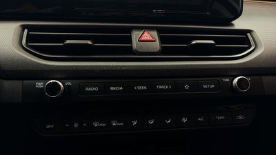 2024 Kia K3 4p LX L4/1.6 Man