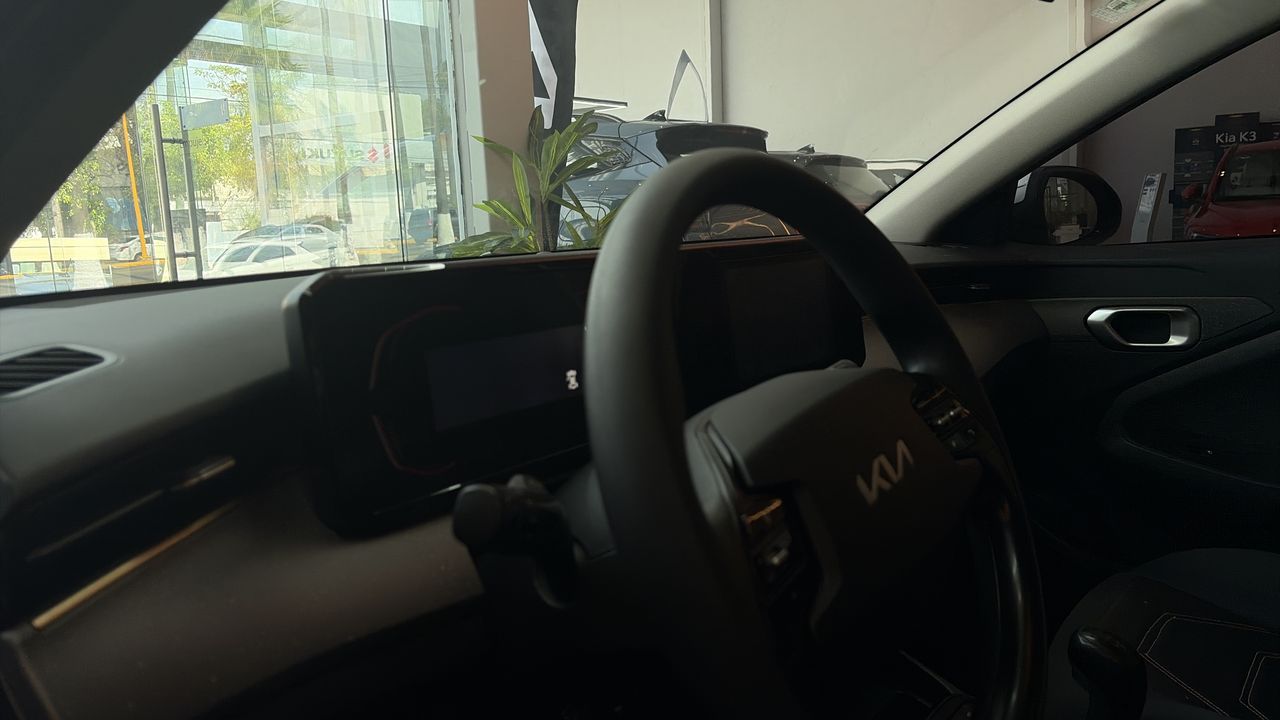 2024 Kia K3 4p LX L4/1.6 Man