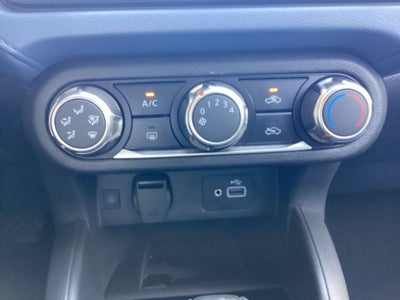 2025 Nissan Versa 1.6 Advance At