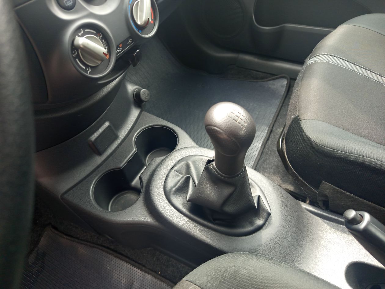 2025 Nissan V-Drive 1.6 A/C Mt