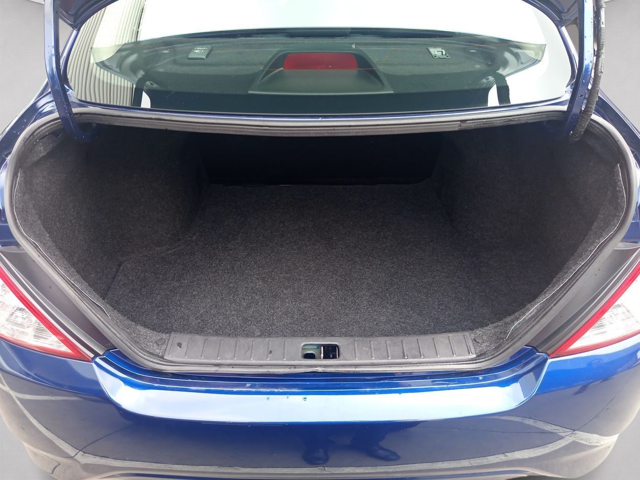 2025 Nissan V-Drive 1.6 A/C Mt