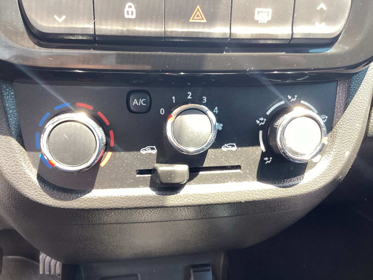 2025 Renault Kwid 1.0 Iconic Mt