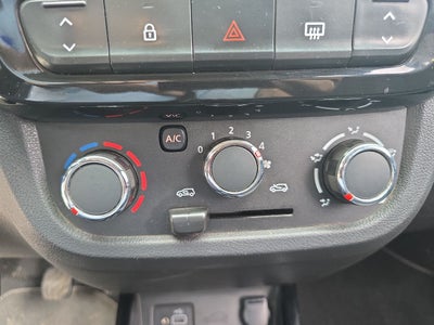 2024 Renault Kwid 1.0 Iconic Mt