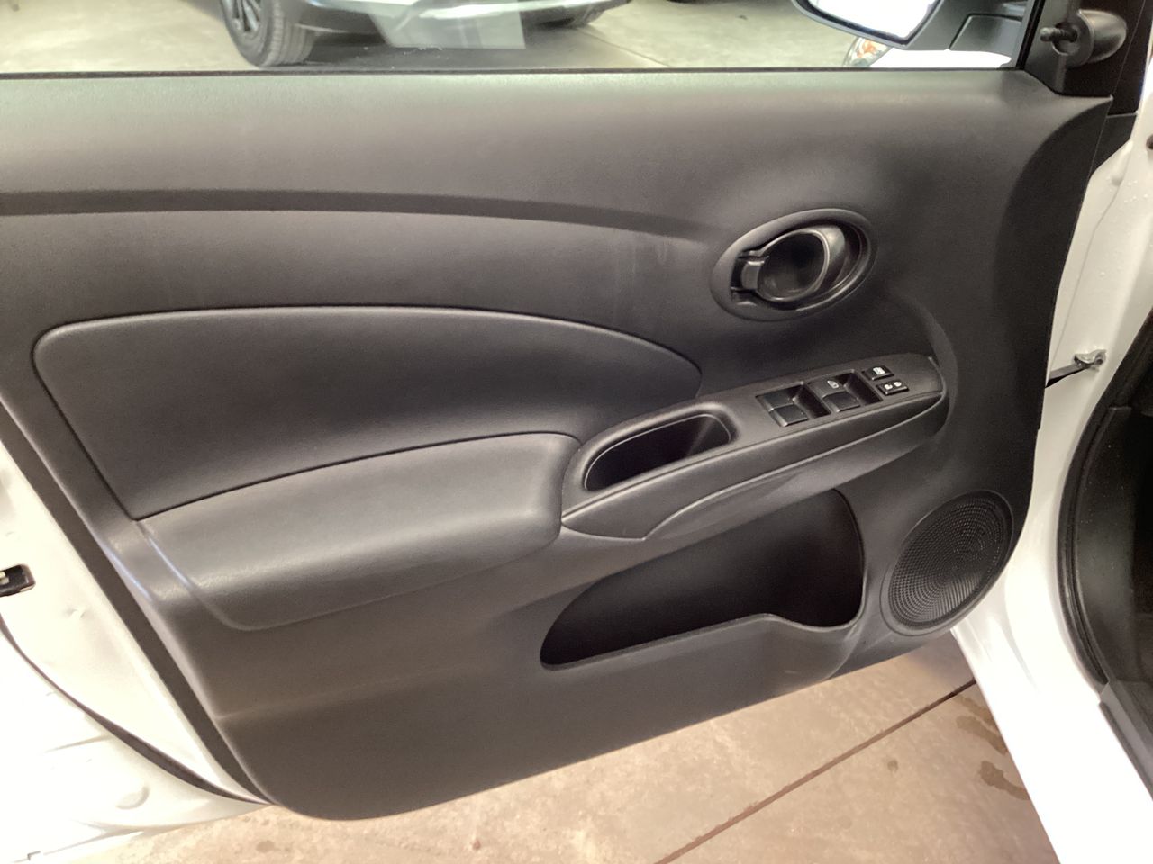 2025 Nissan V-Drive 1.6 A/C Mt