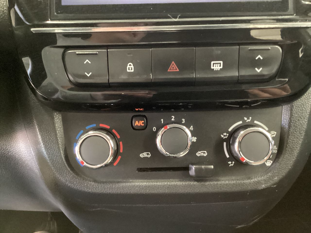 2025 Renault Kwid 1.0 Iconic Mt