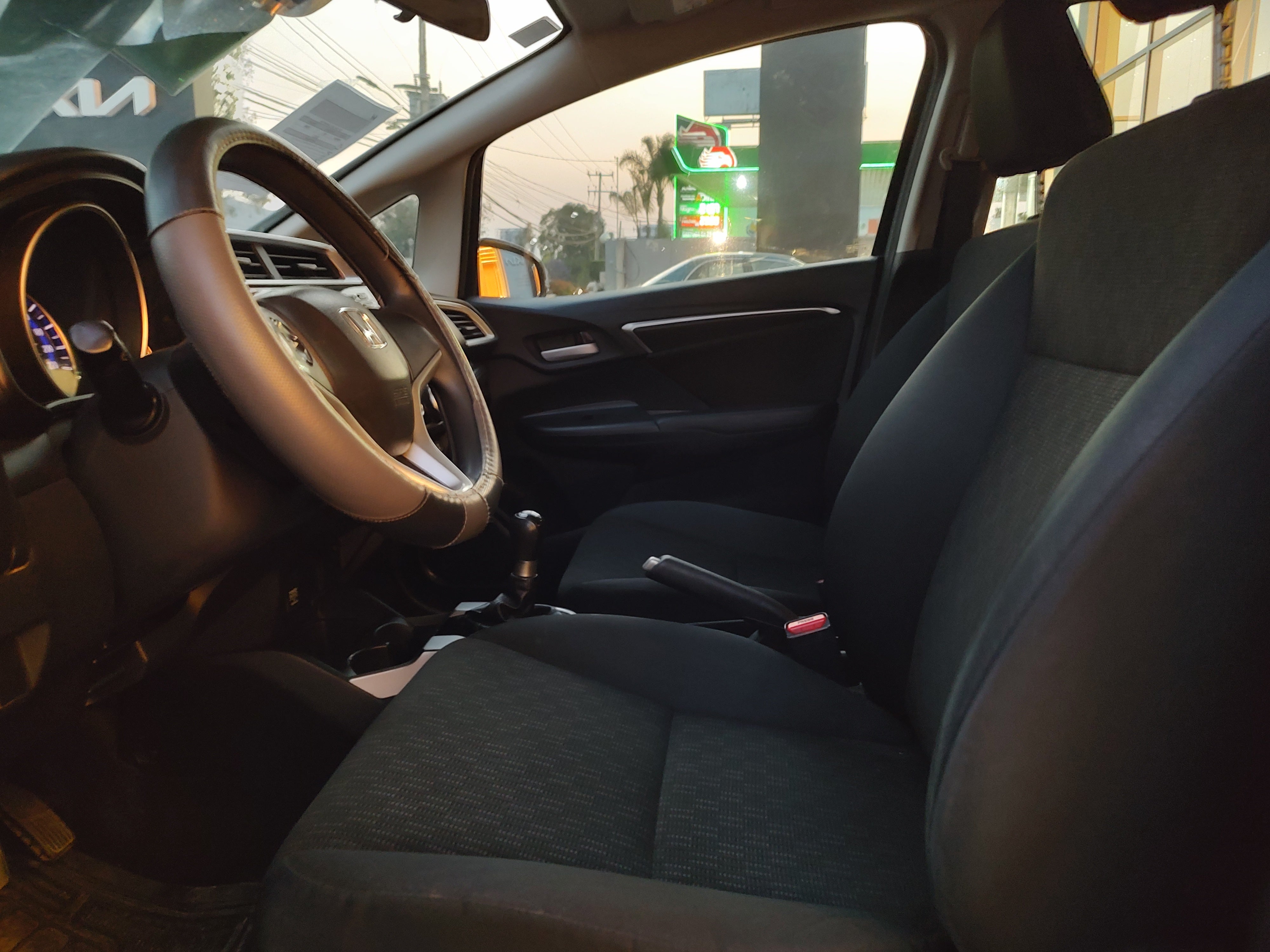 2017 Honda Fit COOL L4 1.5L 130 CP 5 PUERTAS STD BA AA