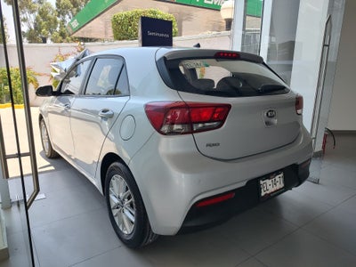 2018 Kia Rio LX, L4, 1.6L, 121 CP, 5 PUERTAS, AUT