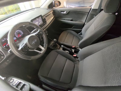 2021 Kia Rio LX, L4, 1.6L, 121 CP, 5 PUERTAS, STD