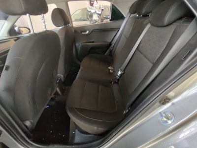 2021 Kia Rio LX, L4, 1.6L, 121 CP, 5 PUERTAS, STD
