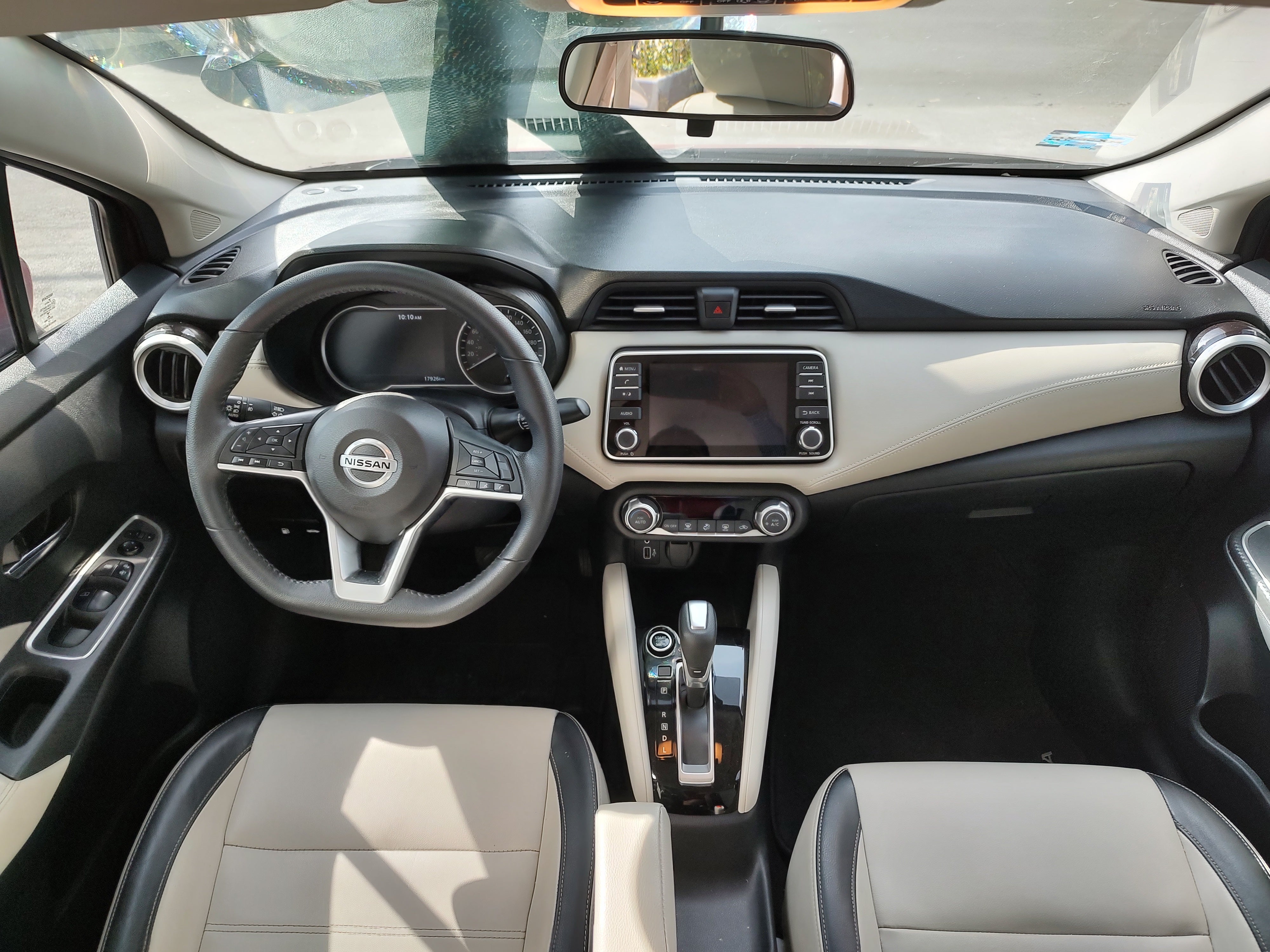 2021 Nissan Versa PLATINUM L4 1.6L 118 CP 4 PUERTAS AUT BA AA