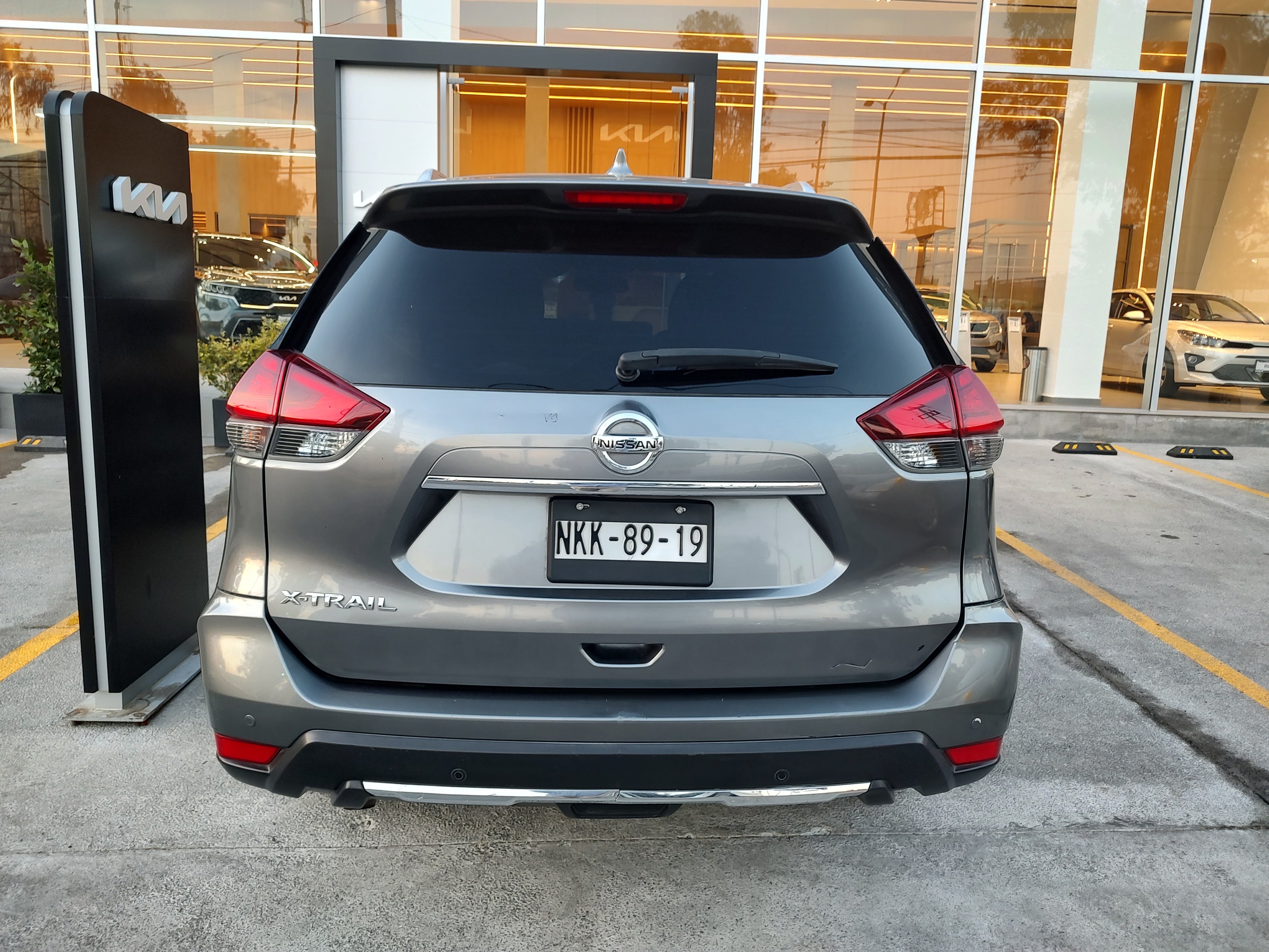 2019 Nissan X-Trail ADVANCE, L4, 2.5L, 5 PUERTAS, AUT CVT, 3 FILAS