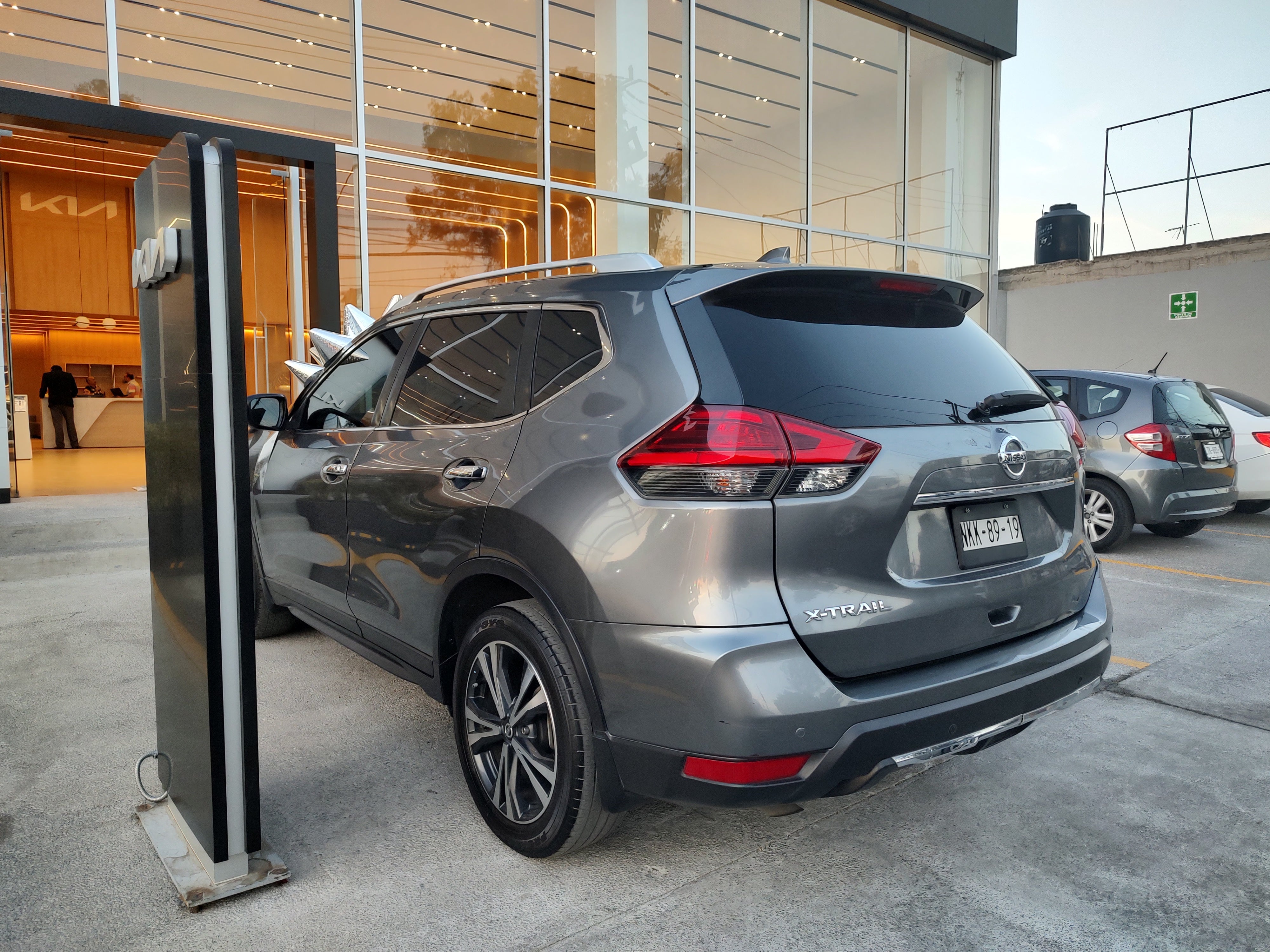 2019 Nissan X-Trail ADVANCE, L4, 2.5L, 5 PUERTAS, AUT CVT, 3 FILAS