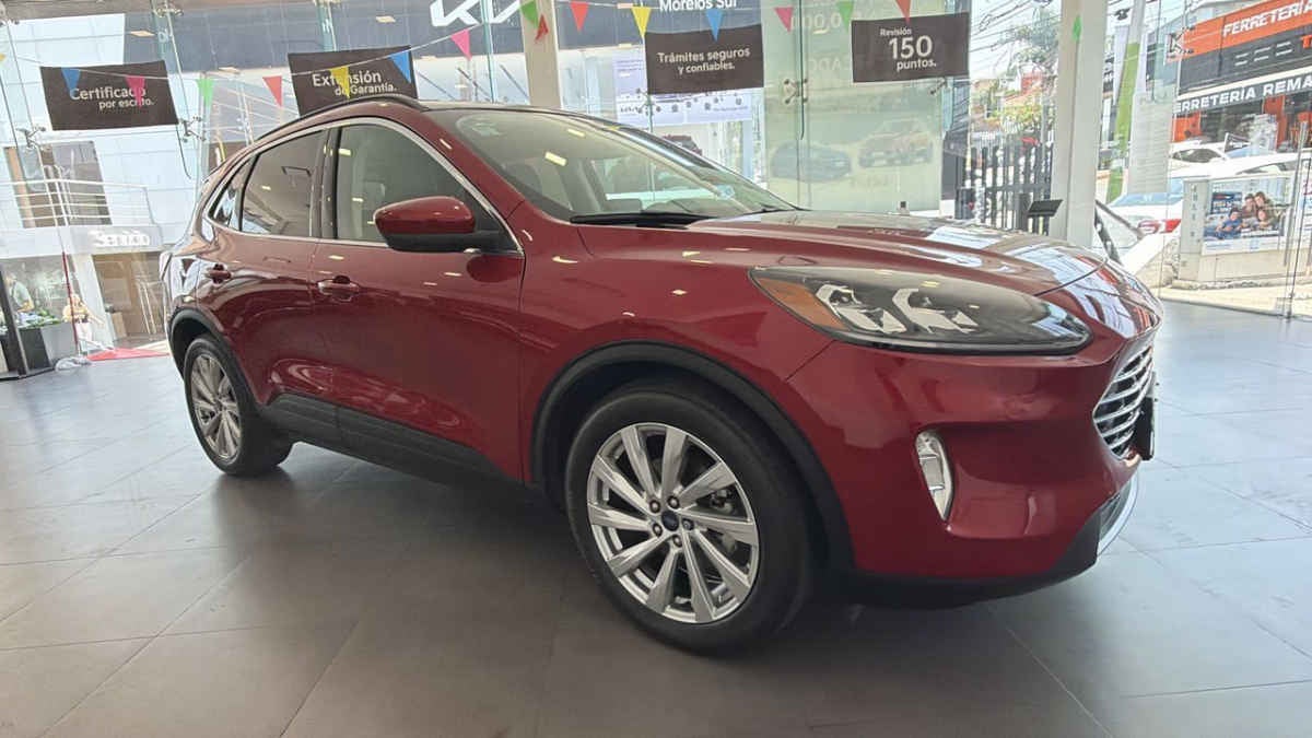 2022 Ford Escape 5p Titanium HEV L4/2.5 Aut