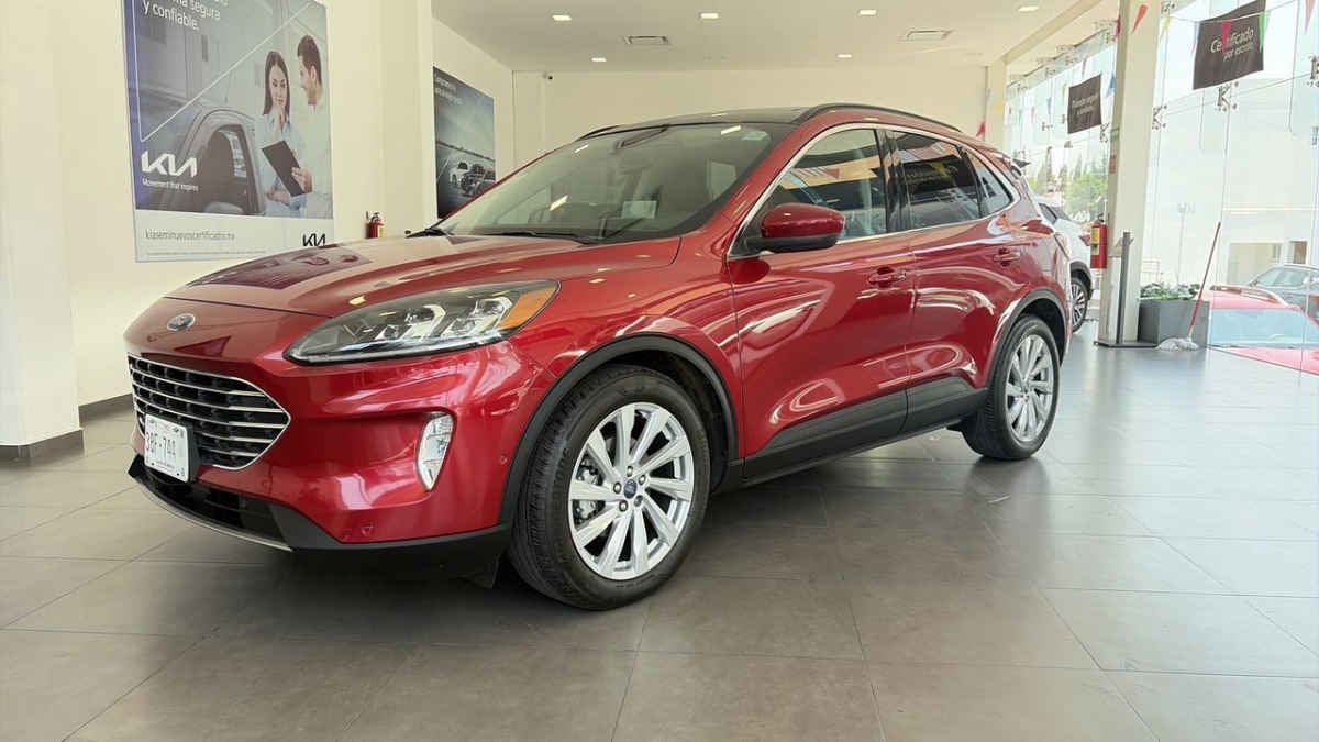 2022 Ford Escape 5p Titanium HEV L4/2.5 Aut