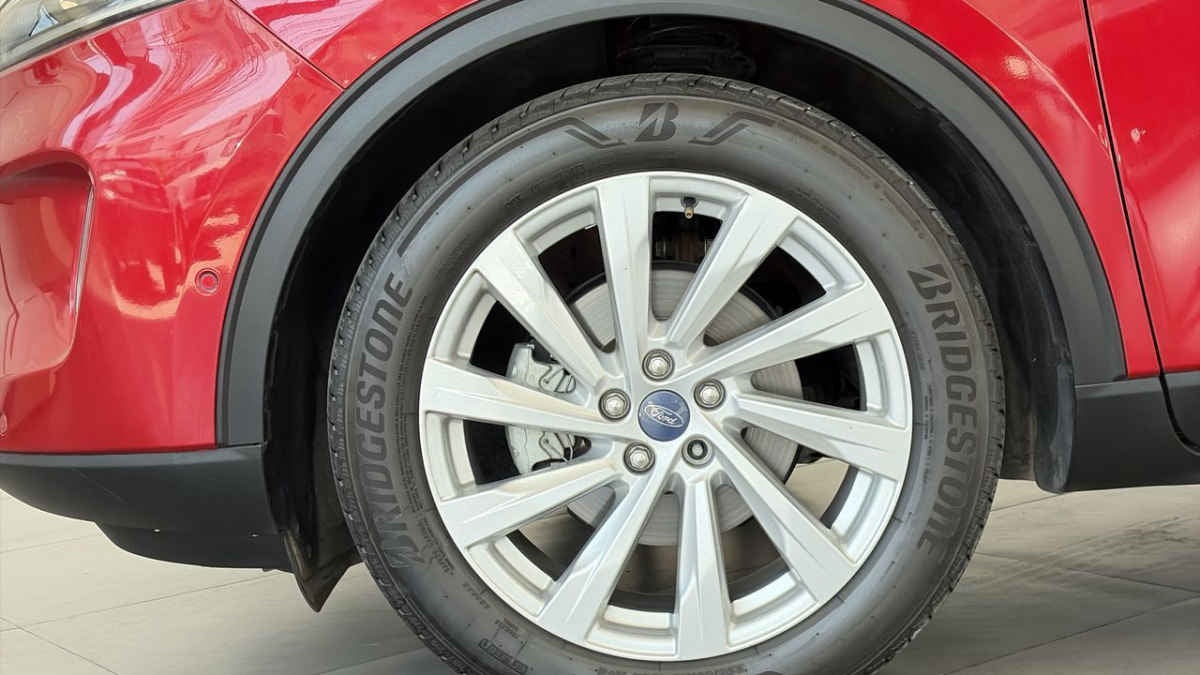 2022 Ford Escape 5p Titanium HEV L4/2.5 Aut