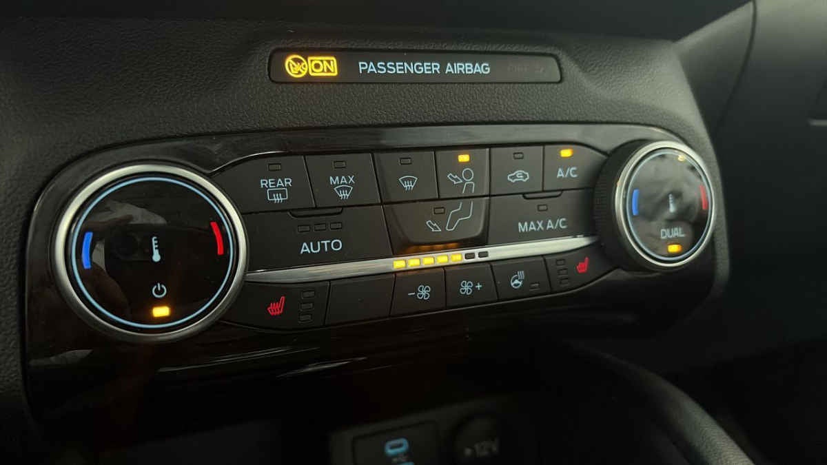 2022 Ford Escape 5p Titanium HEV L4/2.5 Aut