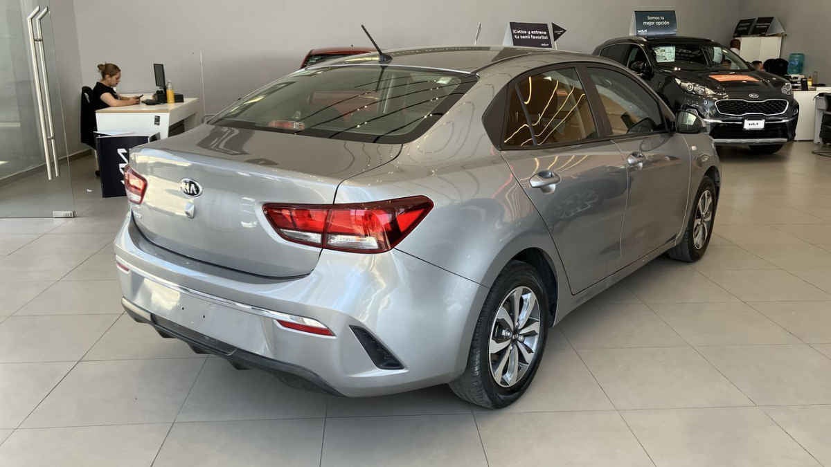 2021 Kia KIA RIO SEDAN 4p LX L4/1.6 Man