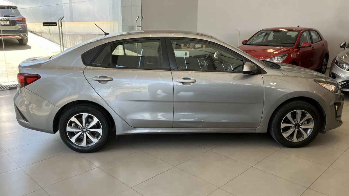2021 Kia KIA RIO SEDAN 4p LX L4/1.6 Man