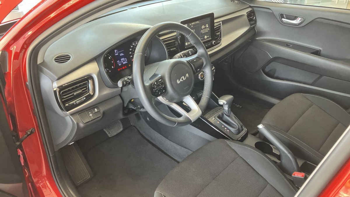 2023 Kia KIA RIO HB 5p LX L4/1.6 Aut