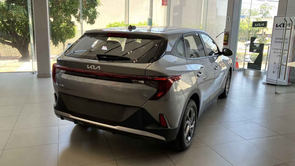 2024 Kia K3 5p LX L4/1.6 Man