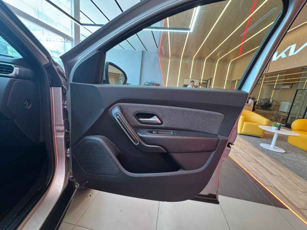 2023 Renault Duster 5p Iconic L4/1.3/T Aut