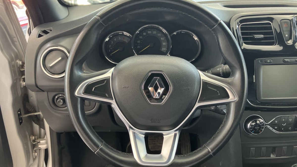 2024 Renault Logan 4p Intens L4/1.6 Aut