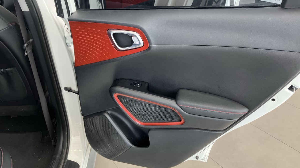 2023 Kia Soul 5p GT L4/2.0/T Aut